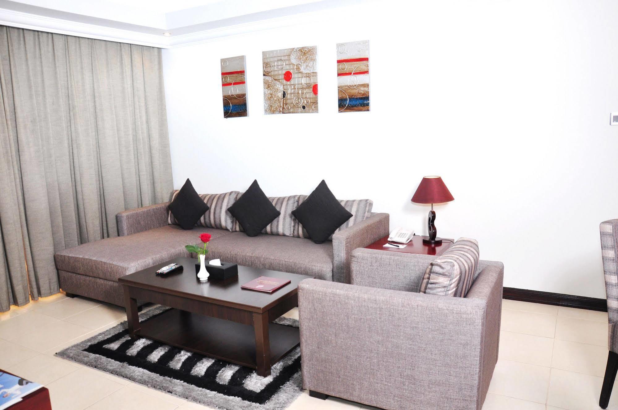 Ewan Ajman Suites Hotel Exteriér fotografie