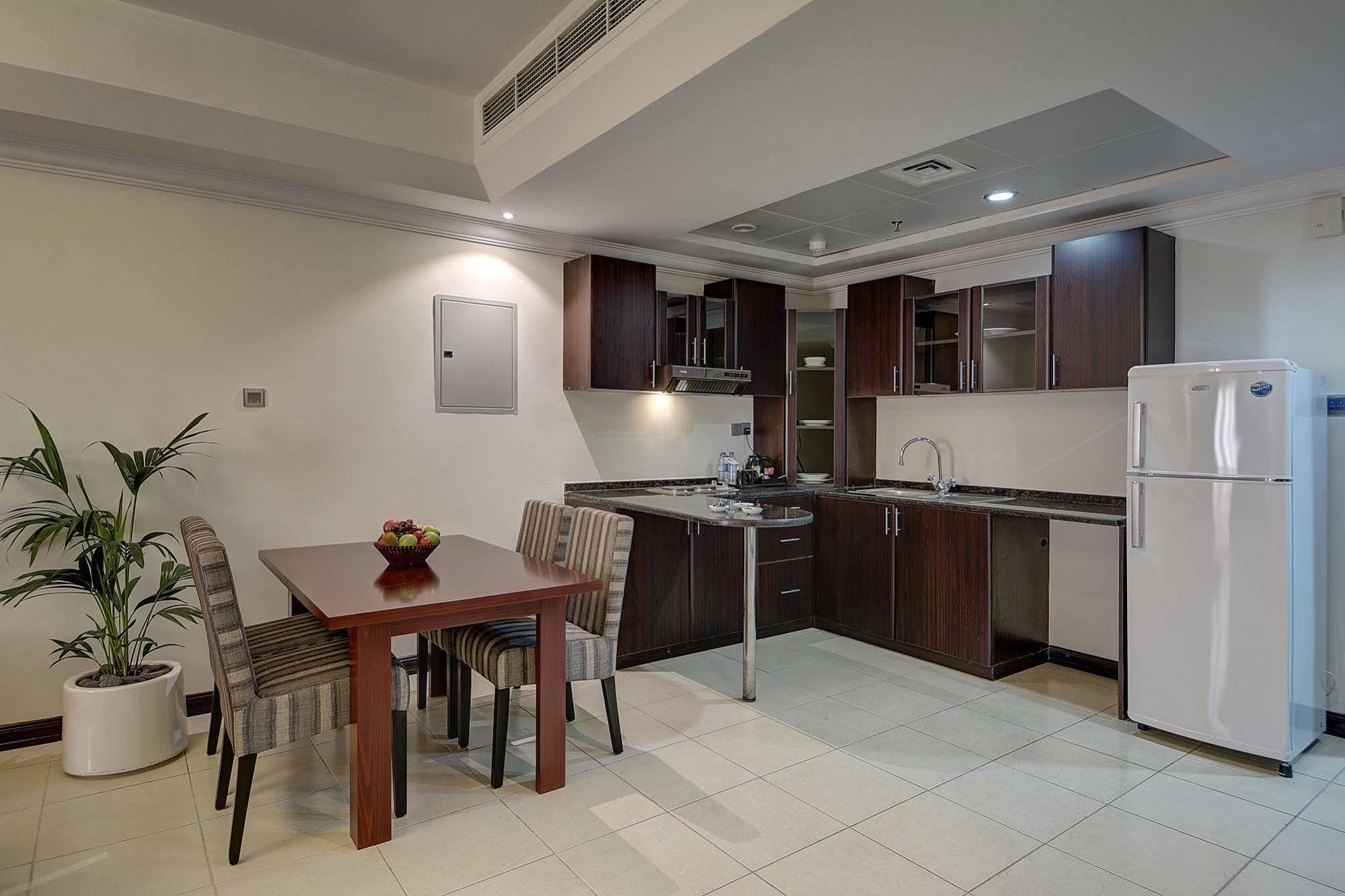 Ewan Ajman Suites Hotel Exteriér fotografie