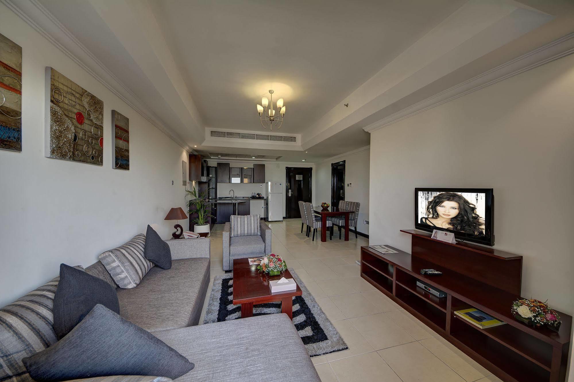 Ewan Ajman Suites Hotel Exteriér fotografie